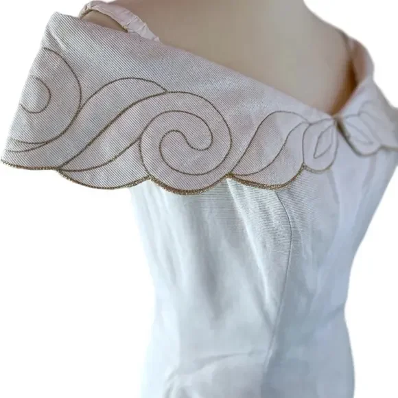 Vintage Saks Fifth Avenue Off The Shoulder Cocktail Holiday Dress. Size 5/6. Women Vintage Saks Fifth Avenue Off The Shoulder Cocktail Holiday Dress. Size 5/6. Women